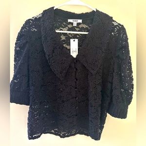 NWT. BB Dakota black button front top. Size Small
